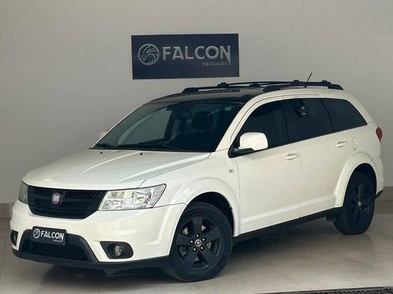 FIAT FREEMONT 2.4 EMOTION 16V GASOLINA 4P AUTOMÁTICO
